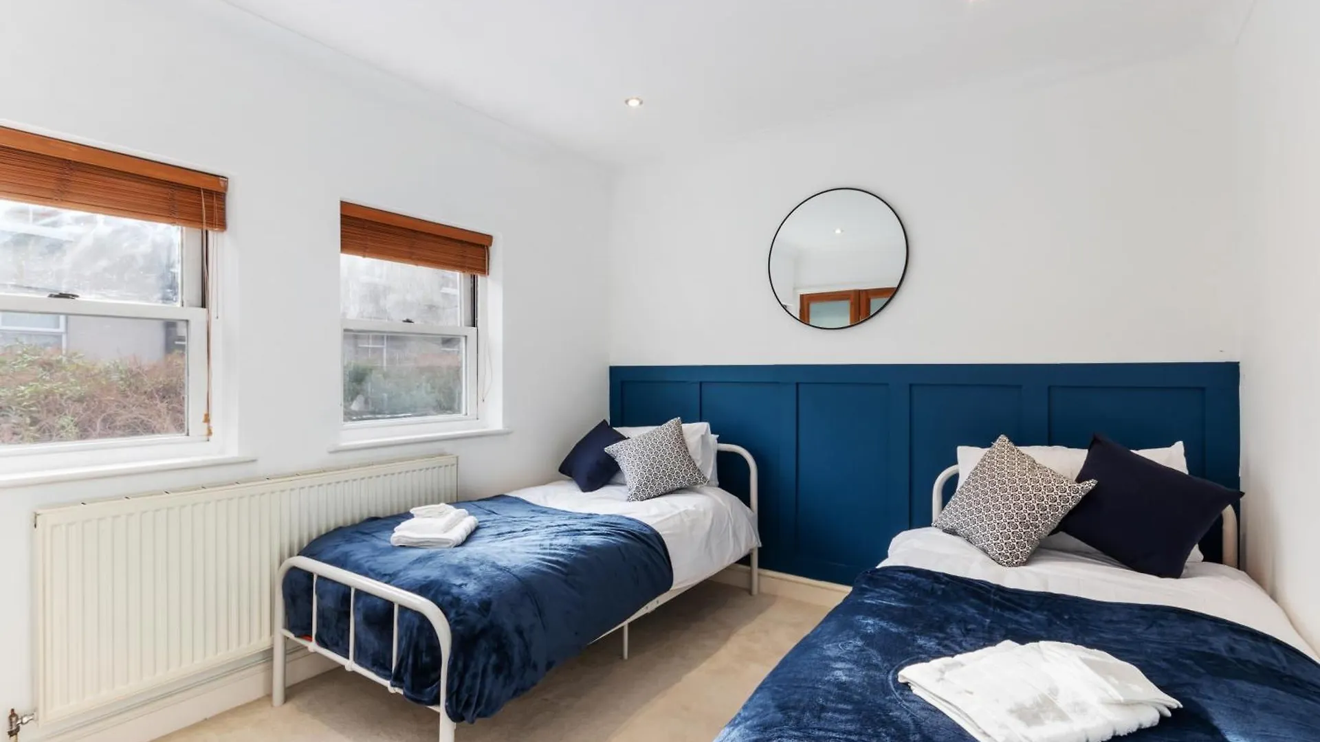 House With Private Parking Close To Borough Market & Tower Bridge! London